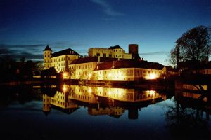 Noční hrad a zámek Jindřichův Hradec - vstup do galerie fotografií z roku 2004 - foto Luboš Stiburek