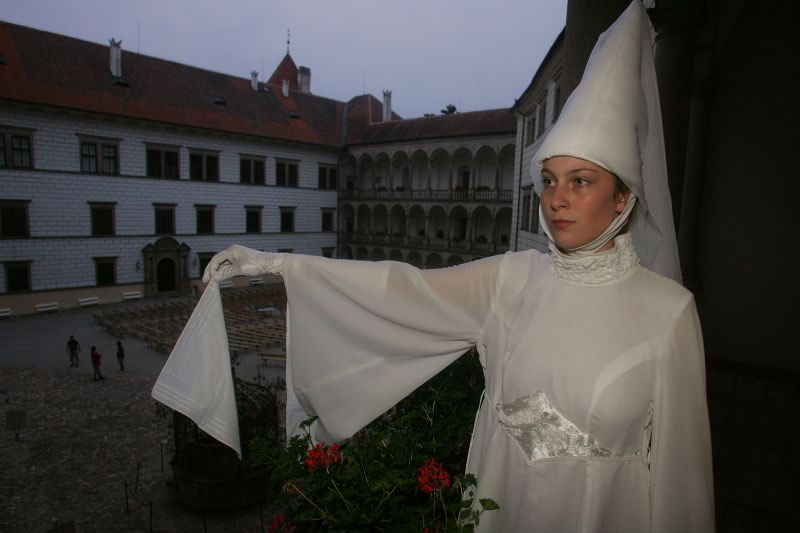 Weie Frau auf dem Schloss Jindrichuv Hradec